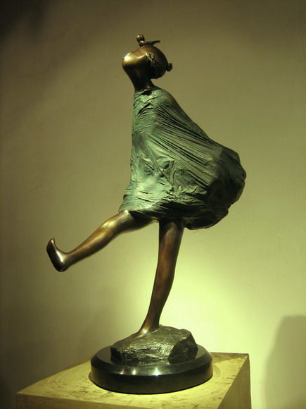 Sculptuur getiteld "《同一片天》铸铜" door Xue Jun Yang, Origineel Kunstwerk