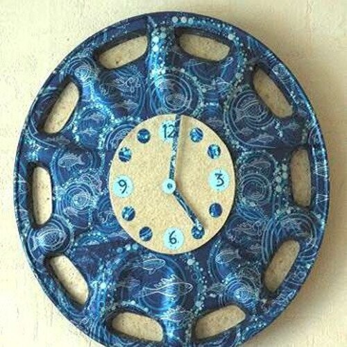 Design intitulée "Pendule mer" par Annig Pineau (Ginna), Œuvre d'art originale, Accessoires
