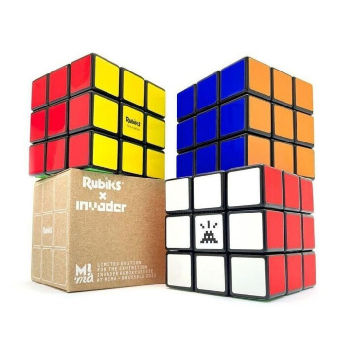 雕塑 标题为“Rubik's Cube” 由Invader, 原创艺术品, 塑料