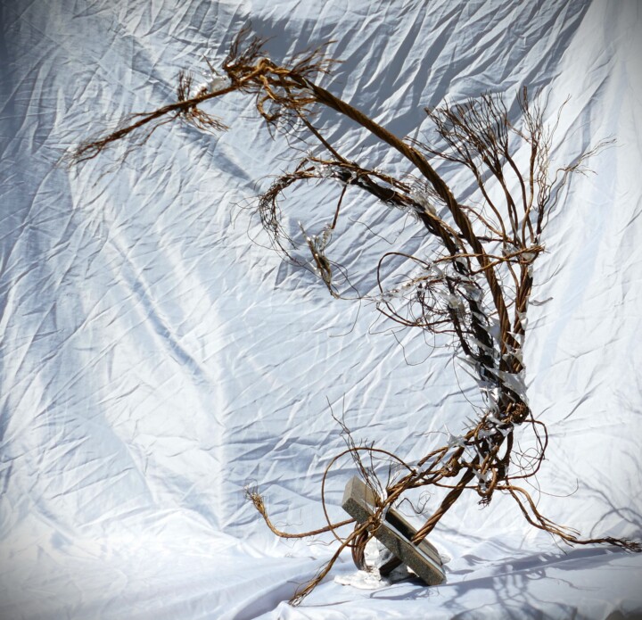 Ice Tree Sculpture, 27.6x27.6 in