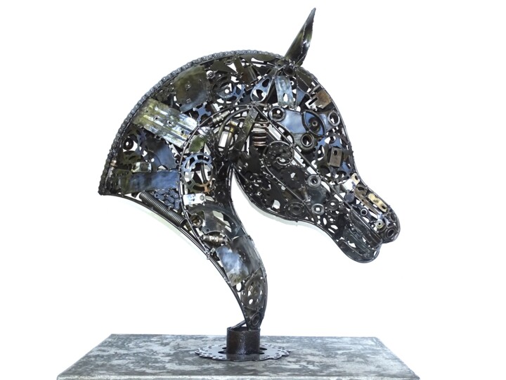 Tête cheval en métal recyclé 雕塑, 30.3x27.6 in