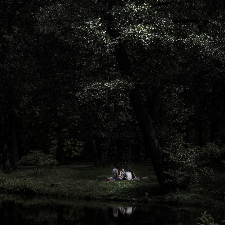Photography titled "BREAKFAST ON THE GR…" by Marta Lesniakowska, Original Artwork, Digital Photography