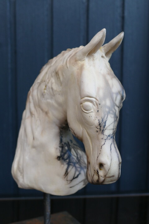 188 - CHEVAL White & Black 雕塑, 6.7x5.9 in
