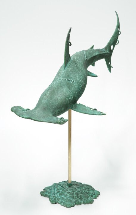 Hammerhead shark 雕塑, 24.8x26.4 in
