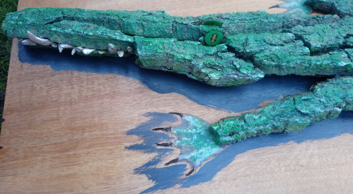 das Krokodil 雕塑, 48x12.2 in