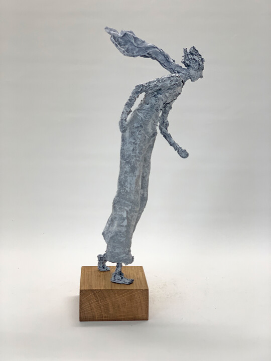walking in the wind 雕塑, 16.9x6.3 in