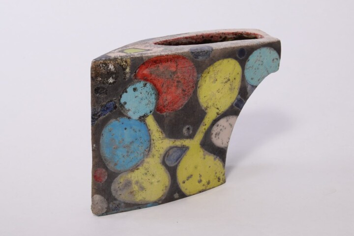 Skulptur mit dem Titel "Vase Retina" von Martina Kutschera, Original-Kunstwerk, Ton