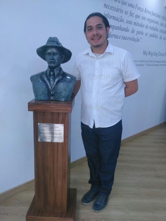 Sculpture titled "Santos Dumond" by Lício Maia, Original Artwork, Resin Mounted on Wood Stretcher frame