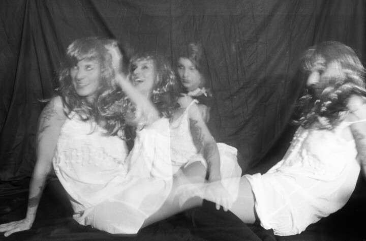 Photography titled "Les filles 1" by Johanna Bouvarel, Original Artwork, Analog photography Mounted on Aluminium