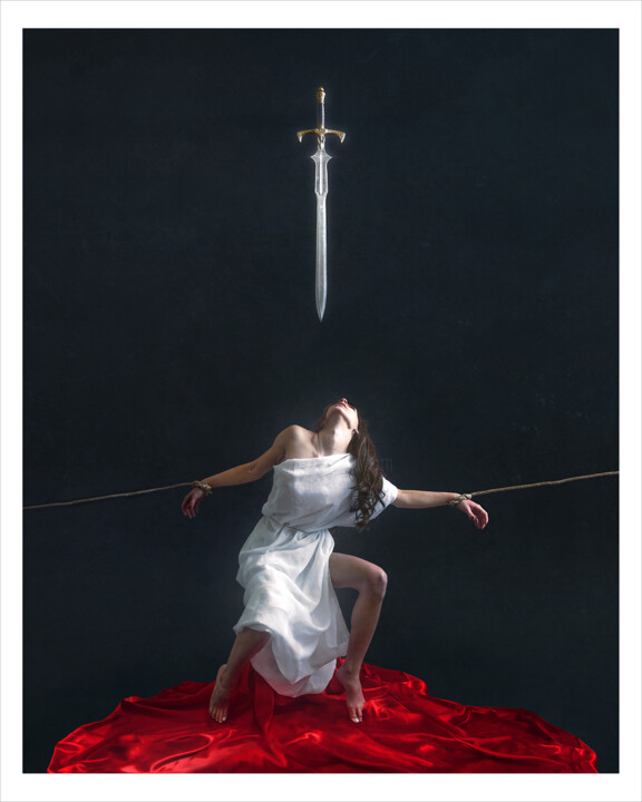 摄影 标题为“Épée de Damoclès 01…” 由Bettina Dupont, 原创艺术品, 操纵摄影