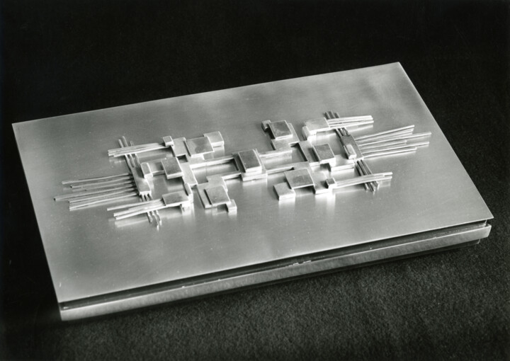 Constructivist jewelry box 设计, 1.6x13.8 in