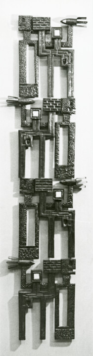 Construction and devastation 雕塑, 66.9x13.8 in