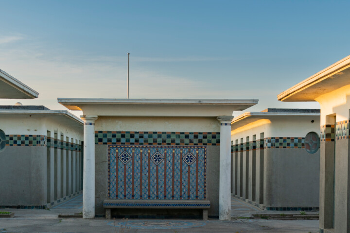 Photographie intitulée "Vue sur les bains c…" par Aurélien Comte, Œuvre d'art originale, Photographie numérique