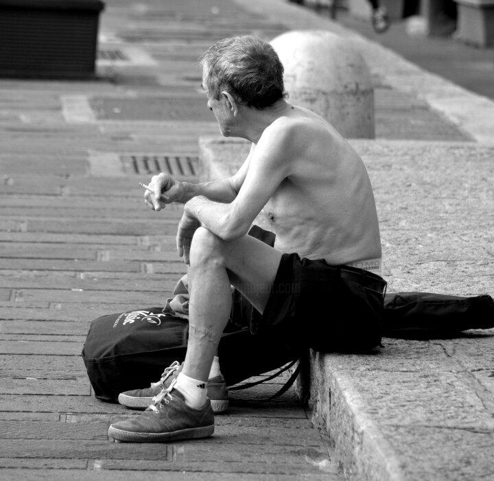 Photography titled "Genova - Personnage…" by Jean-Jacques Boisseau, Original Artwork, Non Manipulated Photography