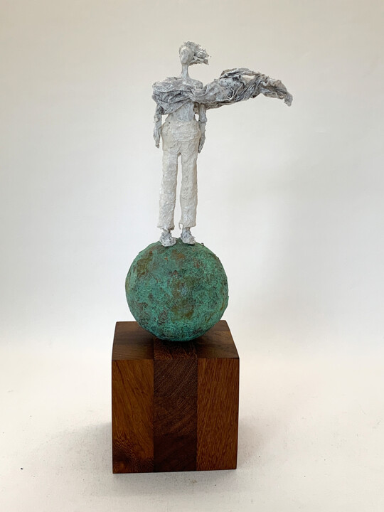 They put a man on the moon 雕塑, 15.8x7.1 in