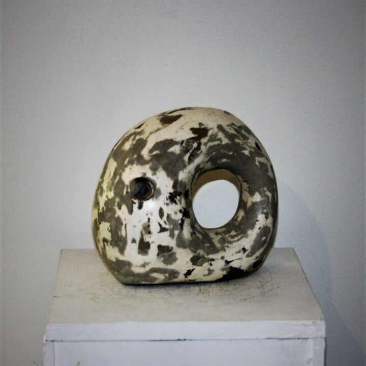 Globulus Perforans 雕塑, 6.7x4.7 in