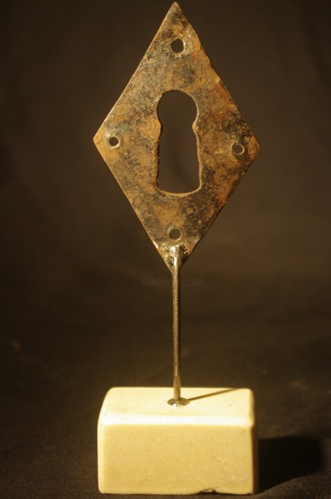 "Voyeur" 雕塑, 7.3x2.4 in