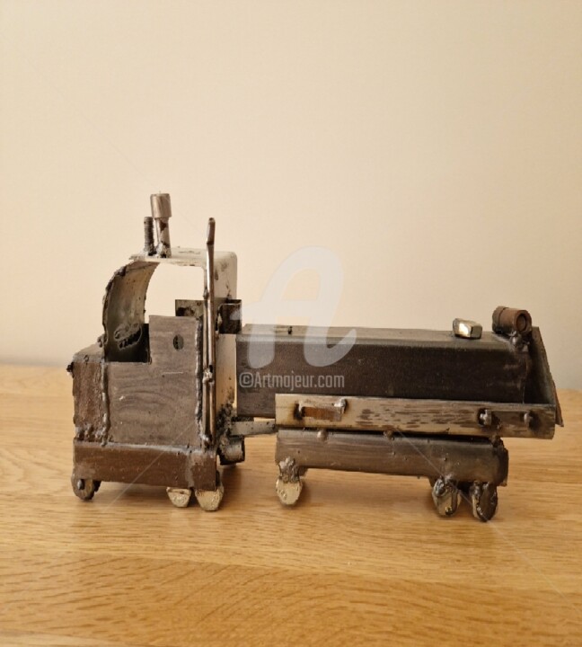 Camion 雕塑, 4.7x3.2 in