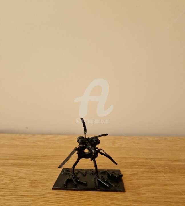 Scultura intitolato "Mosquito" da Krisline, Opera d'arte originale, Metalli
