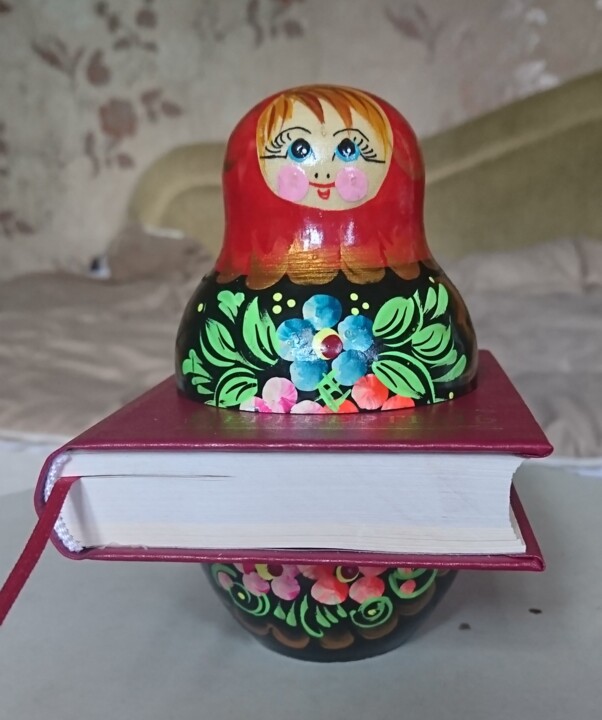 Nesting-doll-book / Книжка-Матрешка (двойной фрактал) 雕塑, 4.6x3.5 in