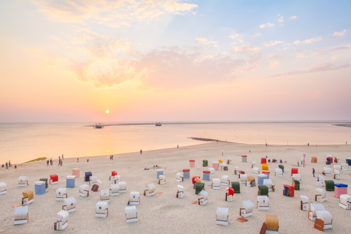 제목이 "Sunset at the beach"인 사진 Dietmar Scherf로, 원작, 디지털 알루미늄에 장착됨