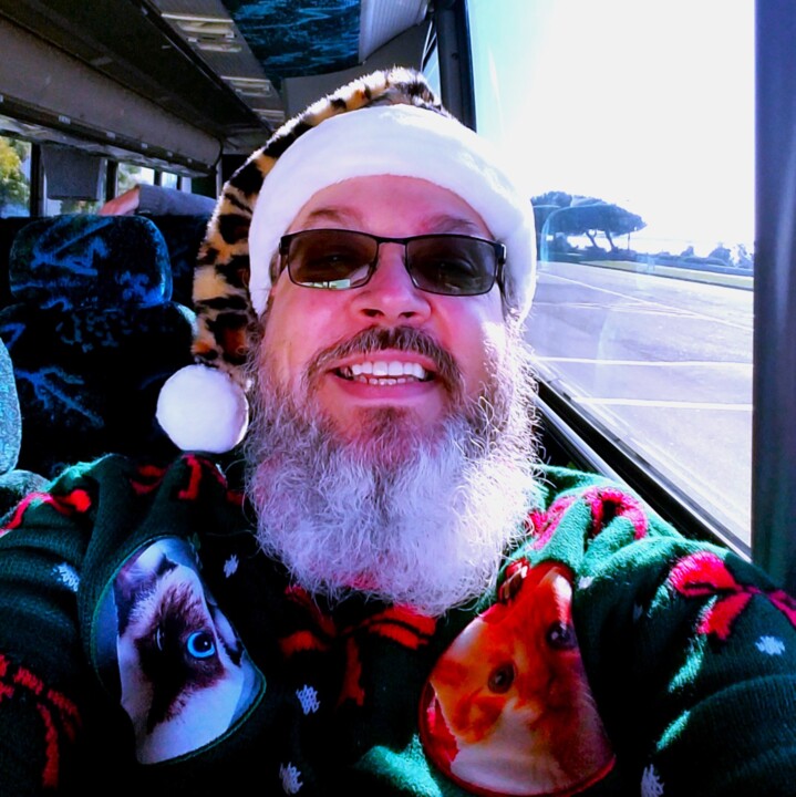 Sporting the Ugly Sweater 摄影