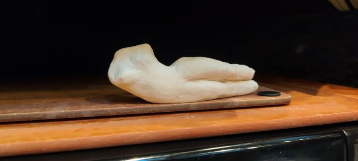 Elegant 雕塑, 1.6x4.3 in