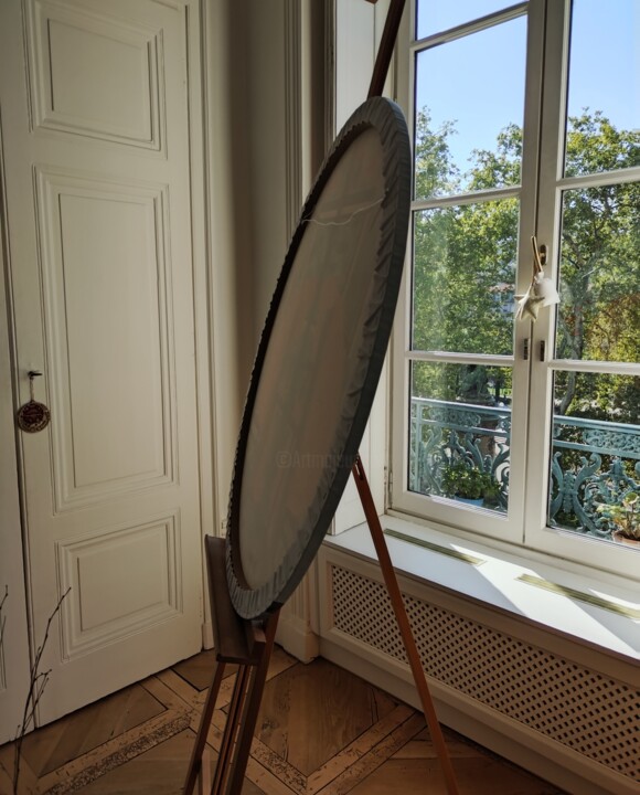 Côté de l'œuvre