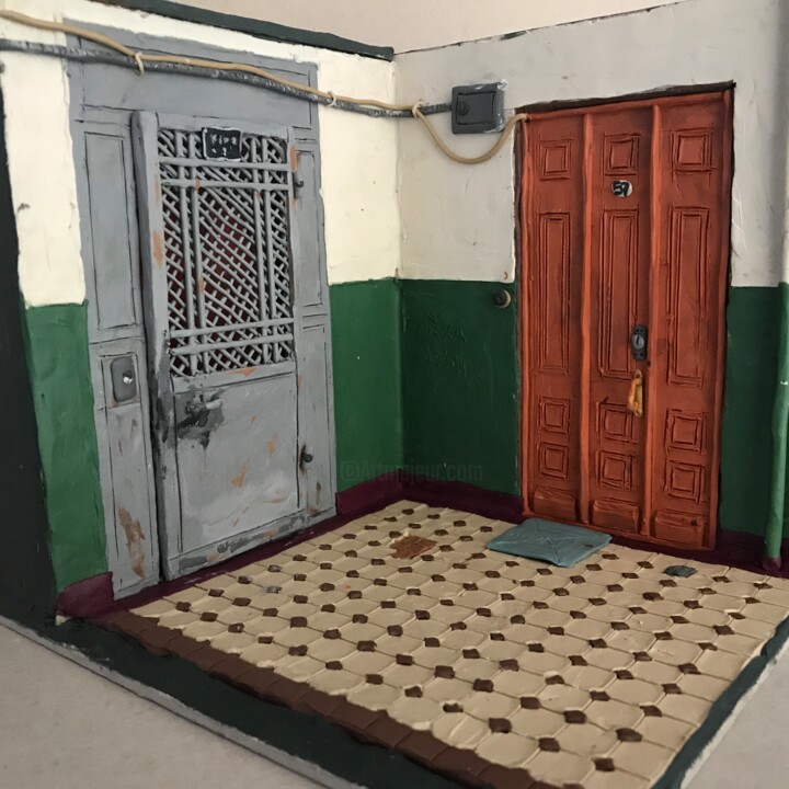 Old Elevator 雕塑, 7.1x9.8 in