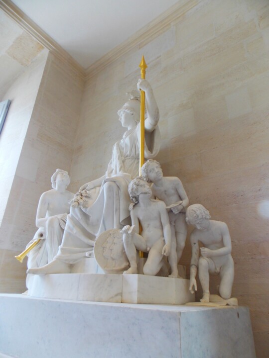 A Goddess in Marble and Gold 摄影