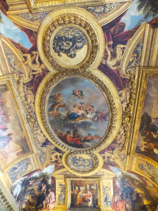 Ceiling Fit for a King 摄影