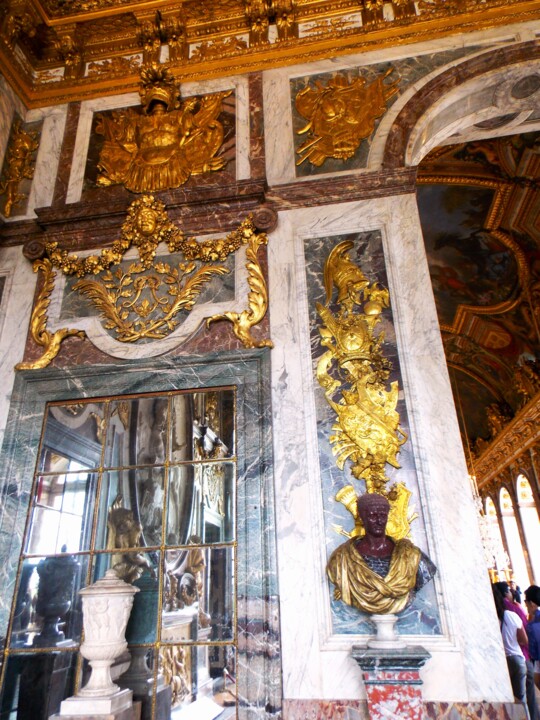 Marble Gold and Glass 摄影