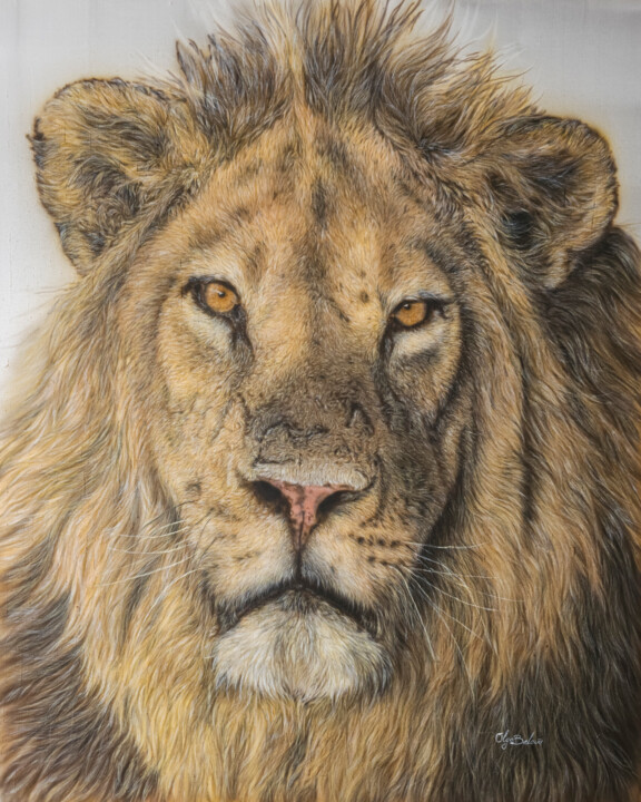 Greatness – Hyperrealistic lion portrait on silk 绘画, 26.4x20.5 in