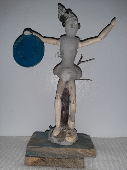 Happy waste cleaner 雕塑, 13.8x6.7 in