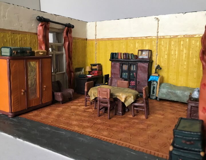 Room with balcony, plasticine, cardboard 雕塑, 7.1x19.7 in