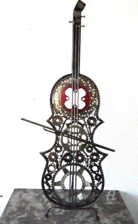 Violon en métal recyclé 雕塑, 44.9x17.3 in