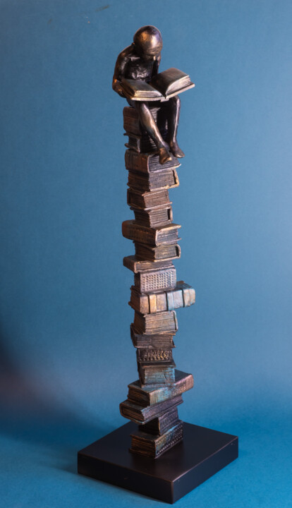 "Bookworm XII" 雕塑, 17.7x4.7 in