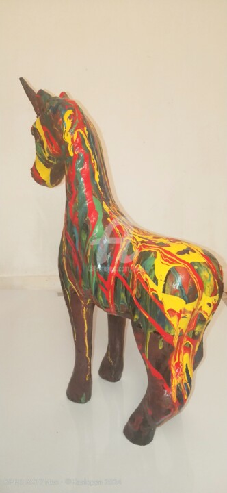 Licorne de côté © 雕塑, 23.6x10.8 in