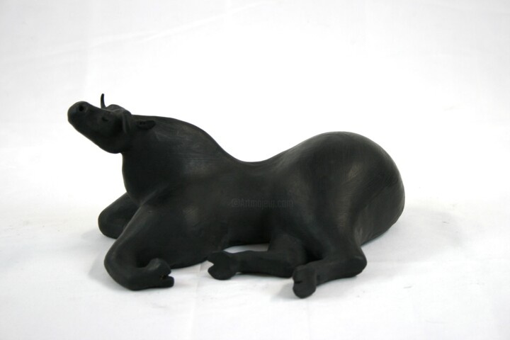 Resting bull 雕塑, 5.9x12.2 in