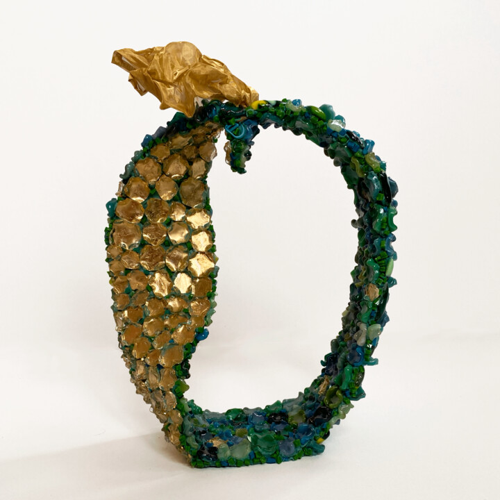 The Apple of Mobius gold-green. Mosaic 雕塑, 11.4x8.3 in