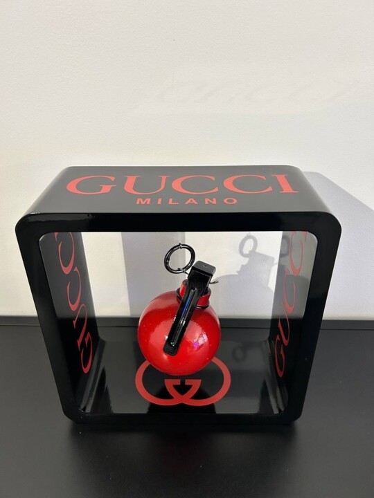 Cazzimma Bomb red Gucci edition 雕塑, 7.9x7.9 in