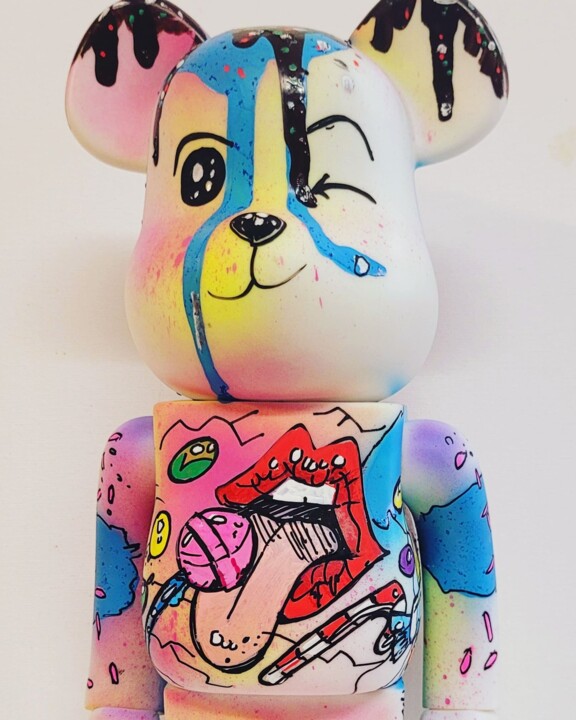 Bearbrick blue candy 雕塑, 9.8x3.9 in