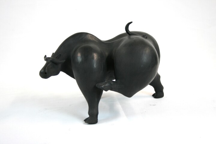 Scratching buffalo 雕塑, 9.5x13.4 in