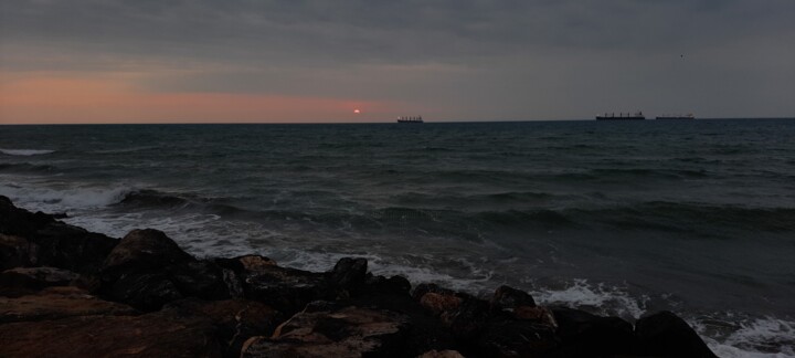 Sunset on the Shore 사진