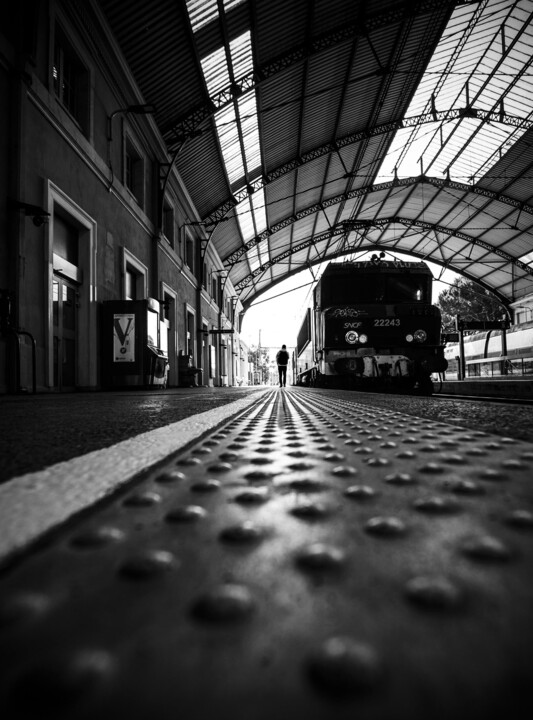 Photographie intitulée "Avignon, 8:14" par Christophe Aubry, Œuvre d'art originale, Photographie numérique