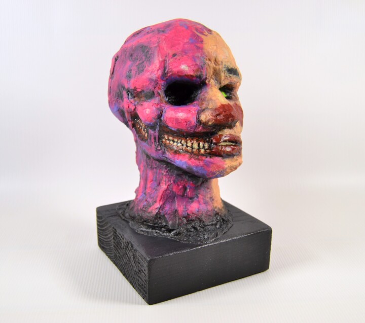Mrs. Pink golova. Sculpture made of mounting foam 雕塑, 8.1x4.4 in