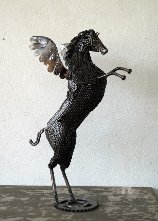 petit cheval cabre pegas 雕塑, 23.2x7.9 in