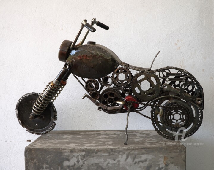 petit moto en métal recyclé 雕塑, 24x13.8 in