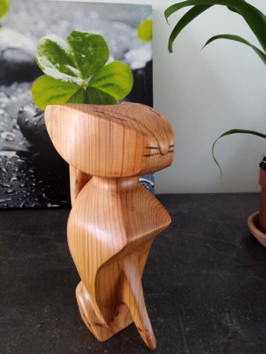 CHAT Totem 雕塑, 7.9x4.7 in