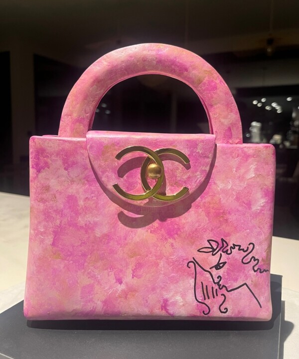 雕塑 标题为“Sac Chanel Cocteau” 由Elisabeth D'Equainville, 原创艺术品, 树脂